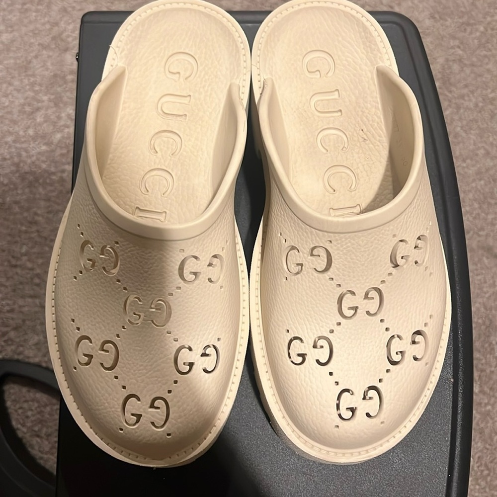 Gucci clogs